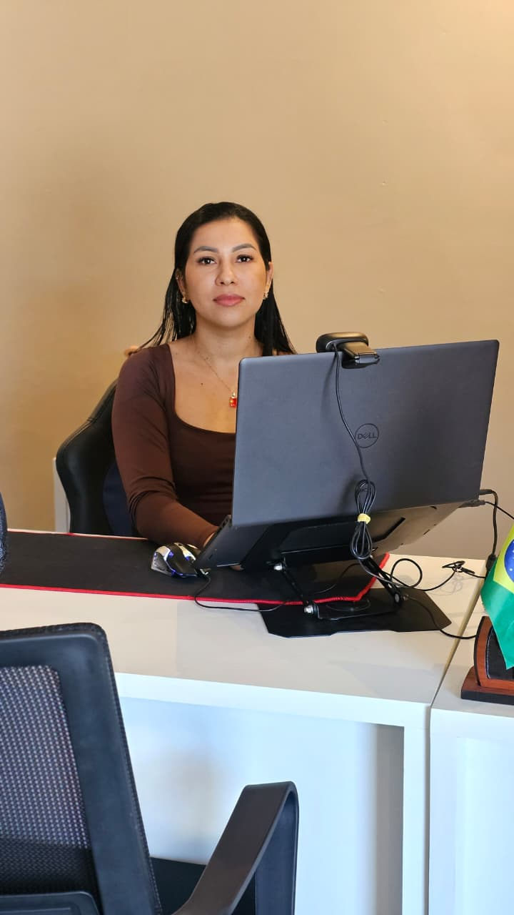 Neicy Gomes, Assistente administrativo da Gomes & Gomes